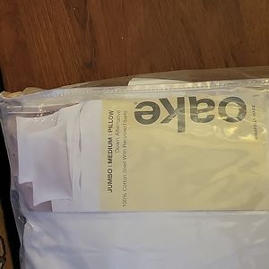 Oake Jumbo Medium Pillow Down Alternative 100% cotton shell White 20"x28…New